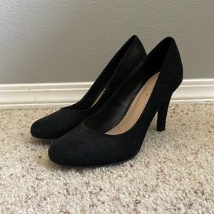Kelly & Katie Larissa Suede Pumps